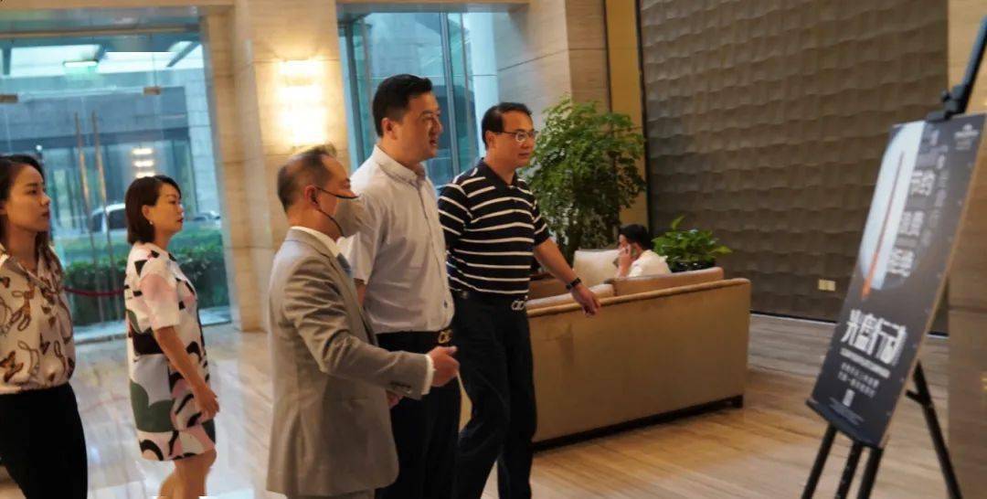 东莞一中职学生借助学校电子商务人才孵化基地现学现卖-第1张图片-好推首码网