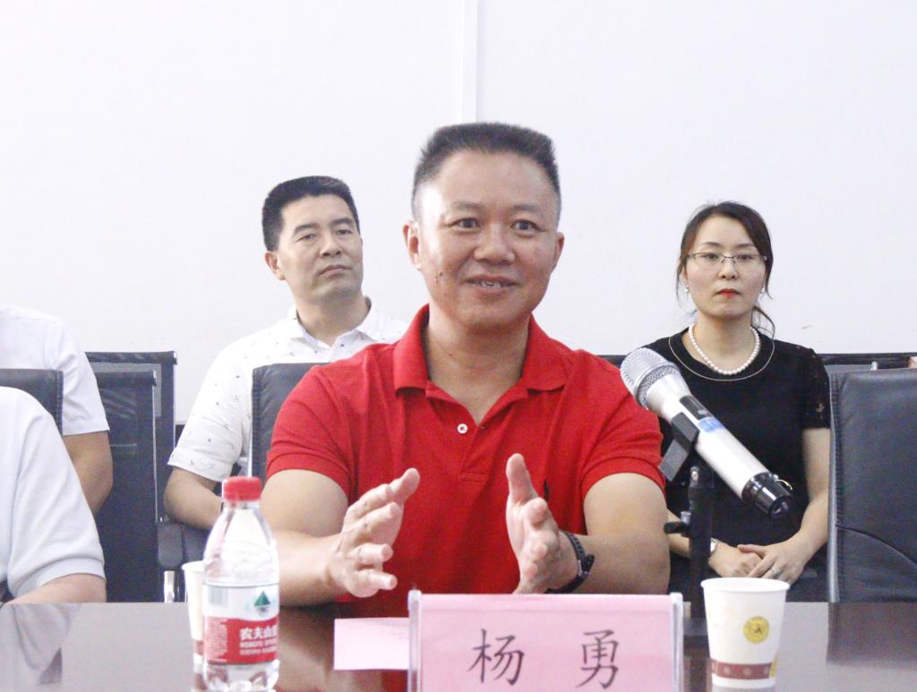 东莞一中职学生借助学校电子商务人才孵化基地现学现卖-第3张图片-好推首码网